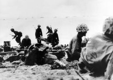 [Marines Dig in on Namur Beach]