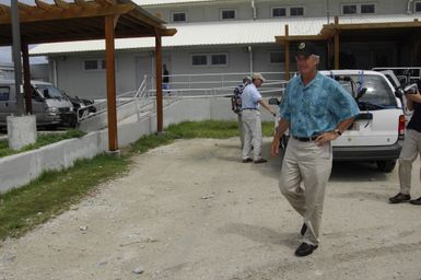 [Assignment: 48-DPA-SOI_K_Kwajalein_6-11-07] Pacific Islands Tour: Visit of Secretary Dirk Kempthorne [and aides] to Kwajalein Atoll, of the Republic of Marshall Islands [48-DPA-SOI_K_Kwajalein_6-11-07__DI14309.JPG]