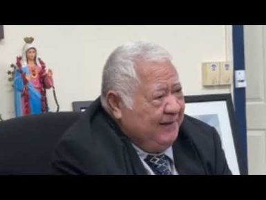 Feiloa'iga 'a le Ta'ita'i 'o le HRPP Hon. Tuilaepa Sailele Malielegaoi ma le vasega 'o tusitala