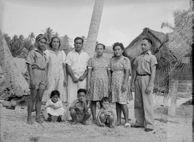 [Group portrait of Pacific island family]