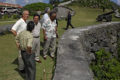 [Assignment: 48-DPA-SOI_K_Guam_6-6-7-07] Pacific Islands Tour: Visit of Secretary Dirk Kempthorne [and aides] to Guam, U.S. Territory [48-DPA-SOI_K_Guam_6-6-7-07__DI11083.JPG]