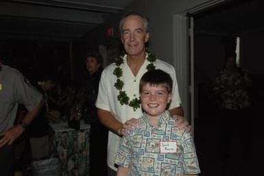 [Assignment: 48-DPA-09-28-08_SOI_K_NPS_Vol_AZ] President's Call to Service Award ceremony and reception for volunteers at the U.S.S. Arizona Memorial, Pearl Harbor, Honolulu, Hawaii, with Secretary Dirk Kempthorne [joining the National Park Service's Chief Historian for the Memorial, Daniel Martinez, among the dignitaries on hand] [48-DPA-09-28-09_SOI_K_NPS_Vol_AZ_IOD_4584.JPG]