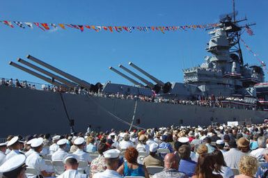 Over 2,500 people including US Navy (USN) Sailors, Dignitaries, World War Two (WWII) Veterans and guest, gather during the Memorial Ceremony held to commemorate the 60th Anniversary of the end of World War Two (WWII), held aboard the USS Missouri (BB 63) Memorial in Pearl Harbor, Hawaii (HI)