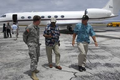 [Assignment: 48-DPA-SOI_K_Kwajalein_6-11-07] Pacific Islands Tour: Visit of Secretary Dirk Kempthorne [and aides] to Kwajalein Atoll, of the Republic of Marshall Islands [48-DPA-SOI_K_Kwajalein_6-11-07__DI14256.JPG]