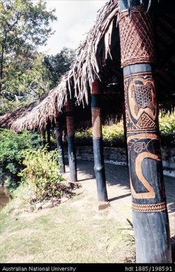 Fiji- carved wooden pole