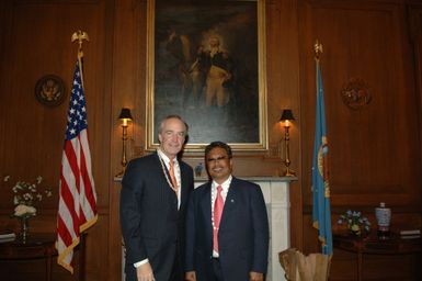 [Assignment: 48-DPA-02-25-08_SOI_K_Pres_Palau] Secretary Dirk Kempthorne [meeting at Main Interior] with government delegation from the Republic of Palau, [led by Palau President Tommy Remengesau. Secretary Kempthorne and President Remengesau discussed, among other subjects, the possibility of creating a National Heritage Area on the Palau island of Peleliu, along with the upcoming Review of the Palau-U.S. Compact of Free Association.] [48-DPA-02-25-08_SOI_K_Pres_Palau_IOD_1135.JPG]