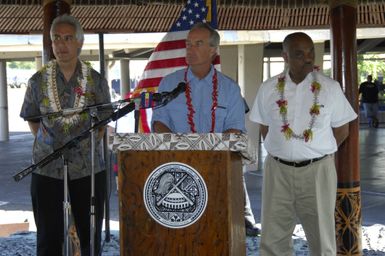 [Assignment: 48-DPA-SOI_K_Amer_Sam] Pacific Islands Tour: Visit of Secretary Dirk Kemmpthorne [and aides] to American Samoa, U.S. Territory [48-DPA-SOI_K_Amer_Sam__DI15672.JPG]