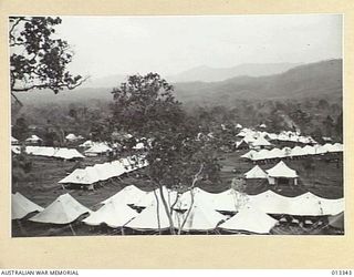 1942-10-05. VIEW OF A MILITARY HOSPITAL AREA IN NEW GUINEA. (NEGATIVE BY BOTTOMLEY)
