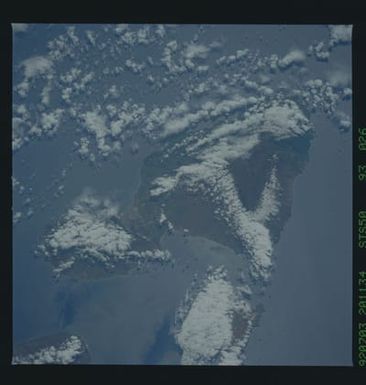 STS050-93-026 - STS-050 - STS-50 earth observations