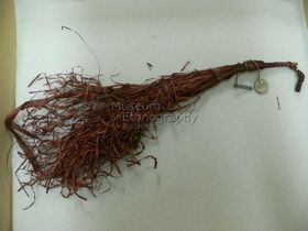 Levéldísz karkötőbe