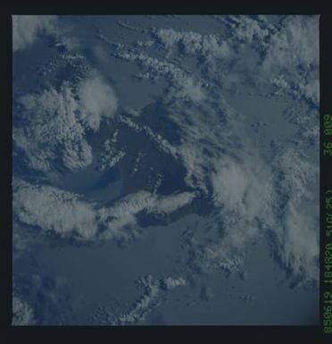 51G-36-009 - STS-51G - STS-51G earth observations