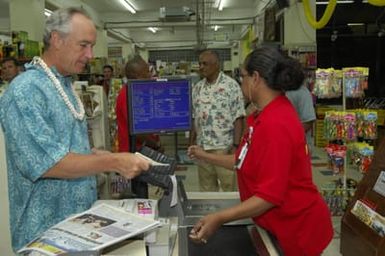 [Assignment: 48-DPA-SOI_K_Palau_6-7-9-07] Pacific Islands Tour: Visit of Secretary Dirk Kempthorne [and aides] to Palau Islands, Republic of Palau [48-DPA-SOI_K_Palau_6-7-9-07__DI13040.JPG]