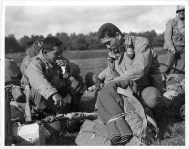 Two Nisei soldiers