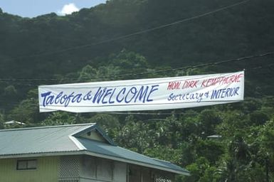 [Assignment: 48-DPA-SOI_K_Amer_Sam] Pacific Islands Tour: Visit of Secretary Dirk Kemmpthorne [and aides] to American Samoa, U.S. Territory [48-DPA-SOI_K_Amer_Sam__DI15229.JPG]