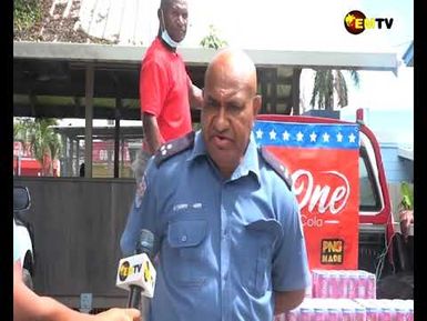 BUSINESS HOUSE DONATE TO BOROKO POLICE