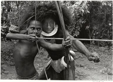 Dai and his grandson Kaleku, Gumine, Chimbu Province, Papua New Guinea, 1969 / Axel Poignant
