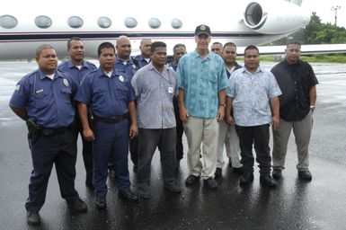 [Assignment: 48-DPA-SOI_K_Pohnpei_6-10-11-07] Pacific Islands Tour: Visit of Secretary Dirk Kempthorne [and aides] to Pohnpei Island, of the Federated States of Micronesia [48-DPA-SOI_K_Pohnpei_6-10-11-07__DI14226.JPG]