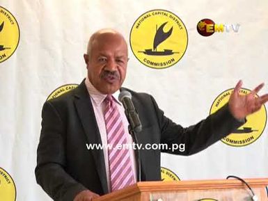 NCD Governor Powes Parkop Highlights Plans to Build Bigger Bus Stop for PMVs at Gordon