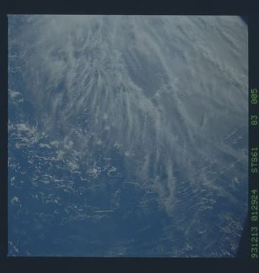 STS061-83-005 - STS-061 - Earth observations taken during STS-61 mission