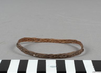 ["armband, armlet, bracelet"]