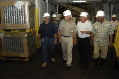 [Assignment: 48-DPA-SOI_K_Amer_Sam] Pacific Islands Tour: Visit of Secretary Dirk Kemmpthorne [and aides] to American Samoa, U.S. Territory [48-DPA-SOI_K_Amer_Sam__DI15402.JPG]