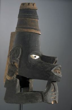 Nguzunguzu (War canoe prow figurehead)