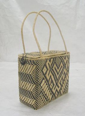 Kete po'o (Handbag)