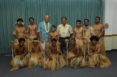 [Assignment: 48-DPA-SOI_K_Majuro_6-11-12-07] Pacific Islands Tour: Visit of Secretary Dirk Kempthorne [and aides] to Majuro Atoll, of the Republic of Marshall Islands [48-DPA-SOI_K_Majuro_6-11-12-07__DI14548.JPG]