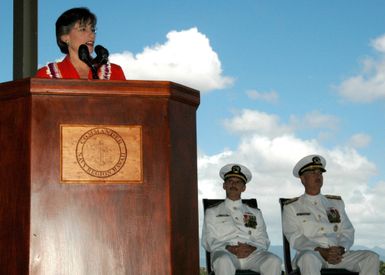 060808-N-4965F-012 (Aug. 8, 2006)The Honorable Linda Lingle (left), Governor of the State of Hawaii, delivers remarks as a guest speaker during an official Change of Command (COC) ceremony on board Naval Station (NS) Pearl Harbor, Hawaii (HI).U.S. Navy official photo by Mass Communication SPECIALIST 1ST Class James E. Foehl (RELEASED)