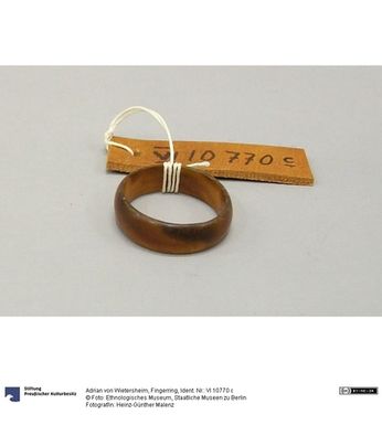 ["Fingerring"]