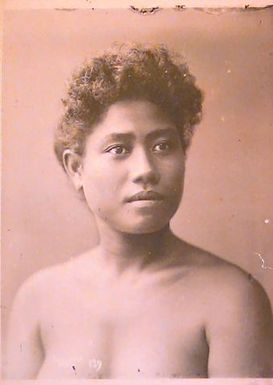Portrait of unornamented Samoan woman