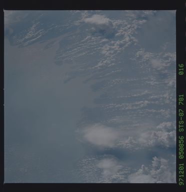 STS087-781-016 - STS-087 - Earth observations taken from shuttle orbiter Columbia during STS-87 mission