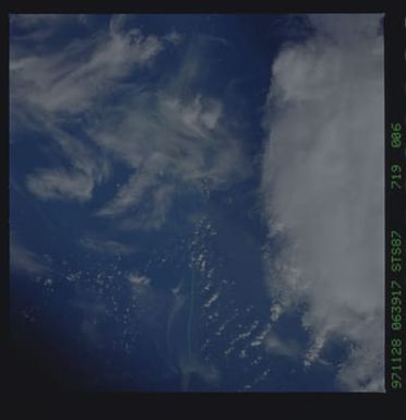 STS087-719-006 - STS-087 - Earth observations taken from shuttle orbiter Columbia during STS-87 mission