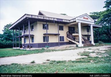 Vanuatu - Office with various uses