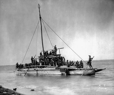 Samoan war canoe