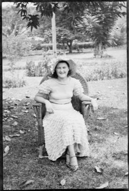 Helen Murray, wife of the Director of Agriculture, Rabaul, New Guinea, ca. 1929 / Sarah Chinnery