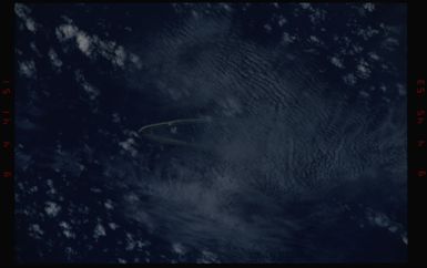 STS050-11-031 - STS-050 - Earth observation scenes of unidentified Tuamotu Archipelago atolls.