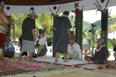 [Assignment: 48-DPA-SOI_K_Amer_Sam] Pacific Islands Tour: Visit of Secretary Dirk Kemmpthorne [and aides] to American Samoa, U.S. Territory [48-DPA-SOI_K_Amer_Sam__DI15110.JPG]