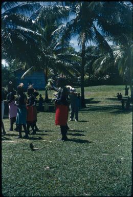 Nissan Island dancing (1) : Nissan Island, Papua New Guinea, 1960 / Terence and Margaret Spencer