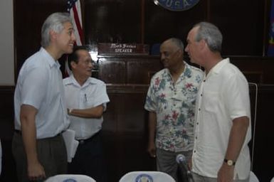 [Assignment: 48-DPA-SOI_K_Guam_6-6-7-07] Pacific Islands Tour: Visit of Secretary Dirk Kempthorne [and aides] to Guam, U.S. Territory [48-DPA-SOI_K_Guam_6-6-7-07__DI11667.JPG]