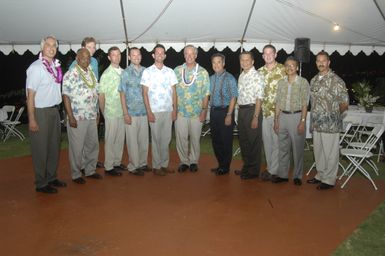 [Assignment: 48-DPA-SOI_K_Guam_6-6-7-07] Pacific Islands Tour: Visit of Secretary Dirk Kempthorne [and aides] to Guam, U.S. Territory [48-DPA-SOI_K_Guam_6-6-7-07__DI11961.JPG]