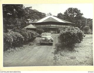 MILNE BAY, NEW GUINEA. 1944-04-20. THE HOUSE AND HEADQUARTERS OF THE OVERSEER- IN- CHARGE OF WAIGANI PLANTATION. THE BUILDING WAS PREVIOUSLY USED BY THE 1ST UNITED STATES FIELD HOSPITAL