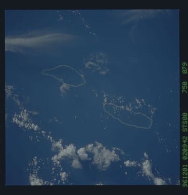 STS080-750-079 - STS-080 - Earth observations taken from Space Shuttle Columbia during STS-80 mission