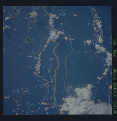 STS080-750-081 - STS-080 - Earth observations taken from Space Shuttle Columbia during STS-80 mission