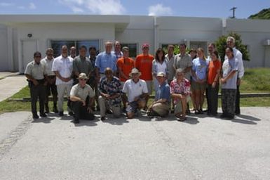 [Assignment: 48-DPA-SOI_K_Guam_6-6-7-07] Pacific Islands Tour: Visit of Secretary Dirk Kempthorne [and aides] to Guam, U.S. Territory [48-DPA-SOI_K_Guam_6-6-7-07__DI12189.JPG]