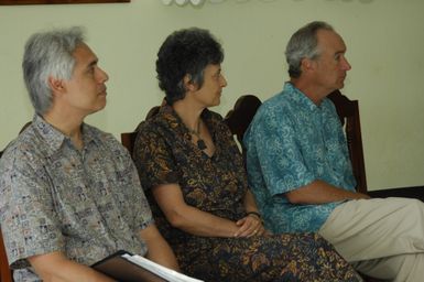 [Assignment: 48-DPA-SOI_K_Pohnpei_6-10-11-07] Pacific Islands Tour: Visit of Secretary Dirk Kempthorne [and aides] to Pohnpei Island, of the Federated States of Micronesia [48-DPA-SOI_K_Pohnpei_6-10-11-07__DI14192.JPG]