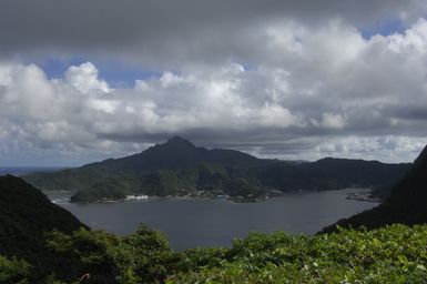 [Assignment: 48-DPA-SOI_K_Amer_Sam] Pacific Islands Tour: Visit of Secretary Dirk Kemmpthorne [and aides] to American Samoa, U.S. Territory [48-DPA-SOI_K_Amer_Sam__DI15242.JPG]