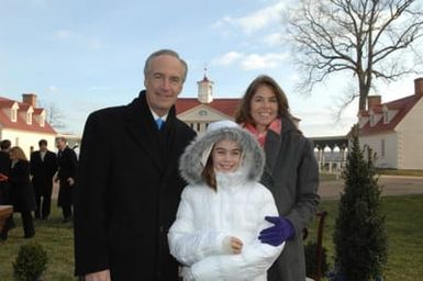 [Assignment: 48-DPA-01-12-09_SOI_K_Mt_Vernon] Visit of Secretary Dirk Kempthorne to Mount Vernon Estate and Gardens, Mount Vernon, Virginia, [for touring and announcement of the U.S. nomination of the George Washington home, along with the Papahanaumokuakea Marine National Monument in Hawaii, for inclusion on the United Nations Educational, Scientific, and Cultural Organization's (UNESCO's) World Heritage List. Joining Secretary Kempthorne for the announcement was James Rees, Executive Director of the Mount Vernon Estate and Gardens.] [48-DPA-01-12-09_SOI_K_Mt_Vernon_IOD_9470.JPG]