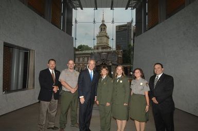[Assignment: 48-DPA-07-13-08_SOI_K_Philly_Rec] Reception at Independence National Historical Park for attendees at the National Governors Association Centennial Meeting in Philadelphia, Pennsylvania. Secretary Dirk Kempthorne [and Independence National Historical Park Deputy Superintendent Darla Sidles delivered official remarks; and the Secretary conversed with fellow NGA attendees, among them Pennsylvanina Governor Edward Rendell, Vermont Governor James Douglas, Wyoming Governor Dave Freudenthal, Guam Governor Felix Camacho, former Tennessee Governor Don Sundquist, and former Michigan Governor John Engler.] [48-DPA-07-13-08_SOI_K_Philly_Rec_IOD_9356.JPG]