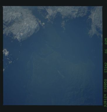 S42-86-005 - STS-042 - STS-42 earth observations